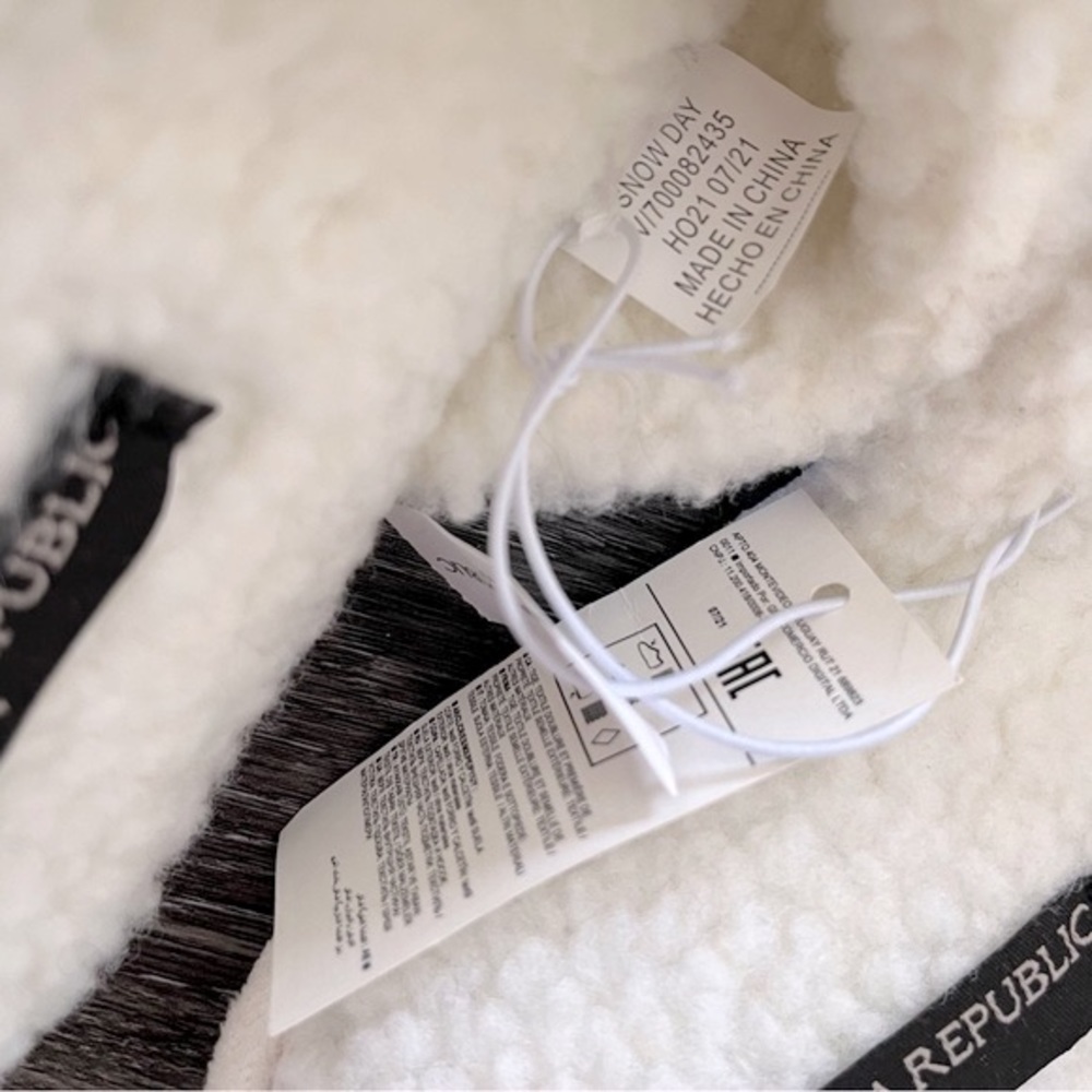 NEW Banana Republic Snow Days crossover faux fur slippers - Picture 3 of 3